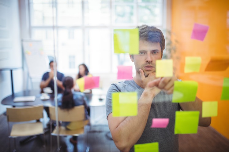 تفاوت بین Agile و Scrum چیست؟ پاسخ به یکی از بزرگ‌ترین سردرگمی‌ها در مدیریت پروژه